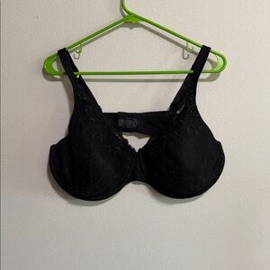 Women’s Playtex black wired lacy bra